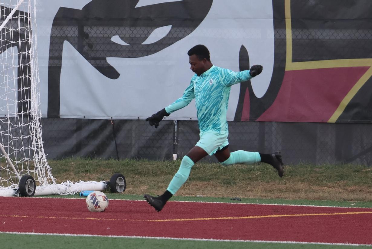 Xavier Brisbon Named SLIAC Defensive Player of the Week