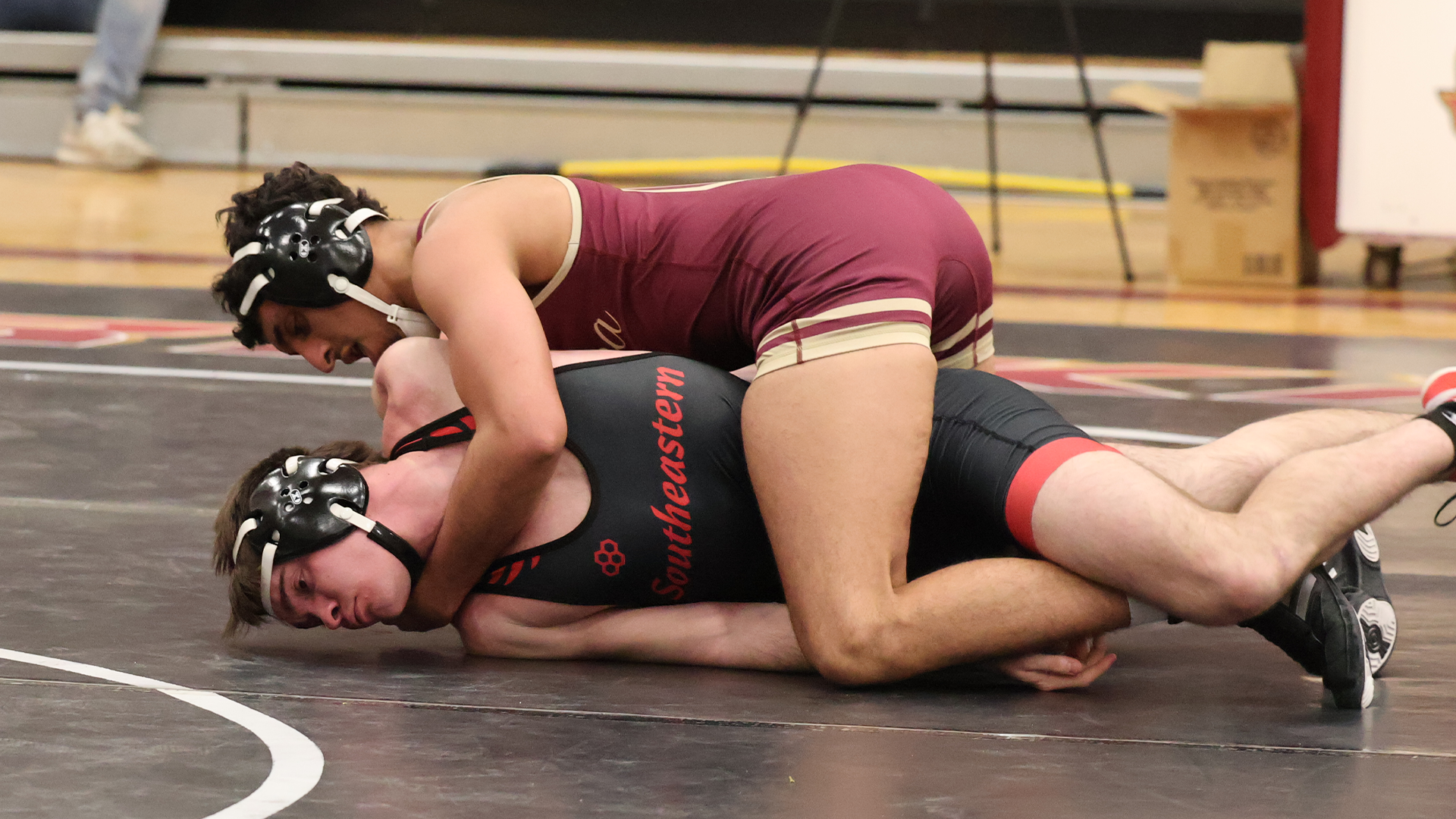 Red Devils Split Duals on Senior Night
