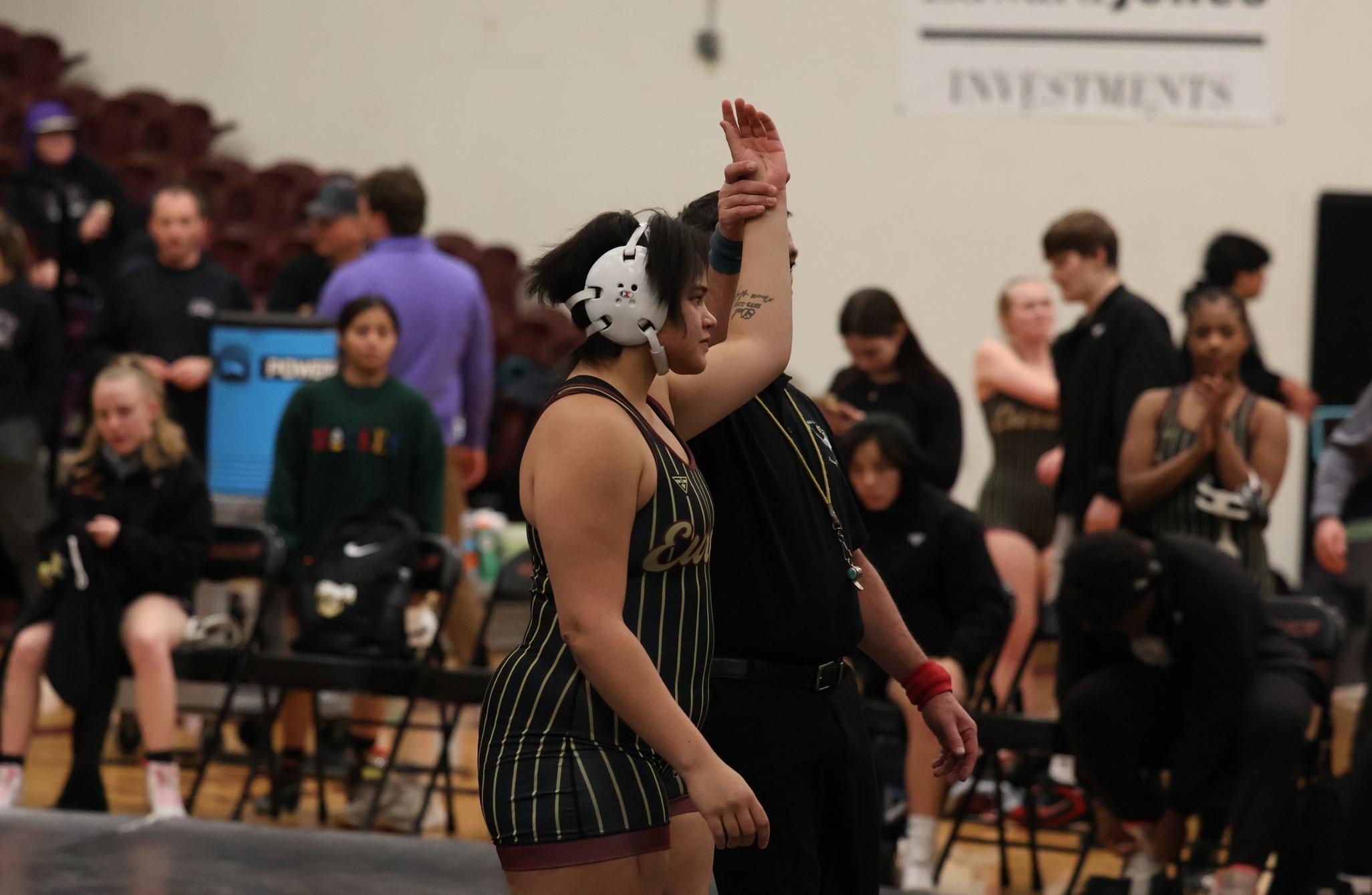Eureka Women Finish Sixth at Carthage Classic